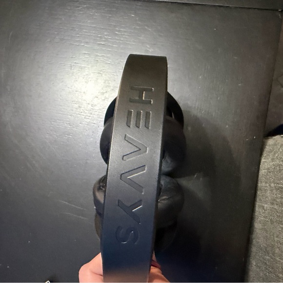 HEAVYS Headphones with Case 
LIVE CONCERT SOUND!!! - Picture 4 of 8